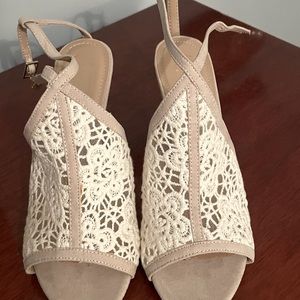 Nanette Lepore Womens Bernice Sandals Slim Heels Beige Floral Buckle 8 M